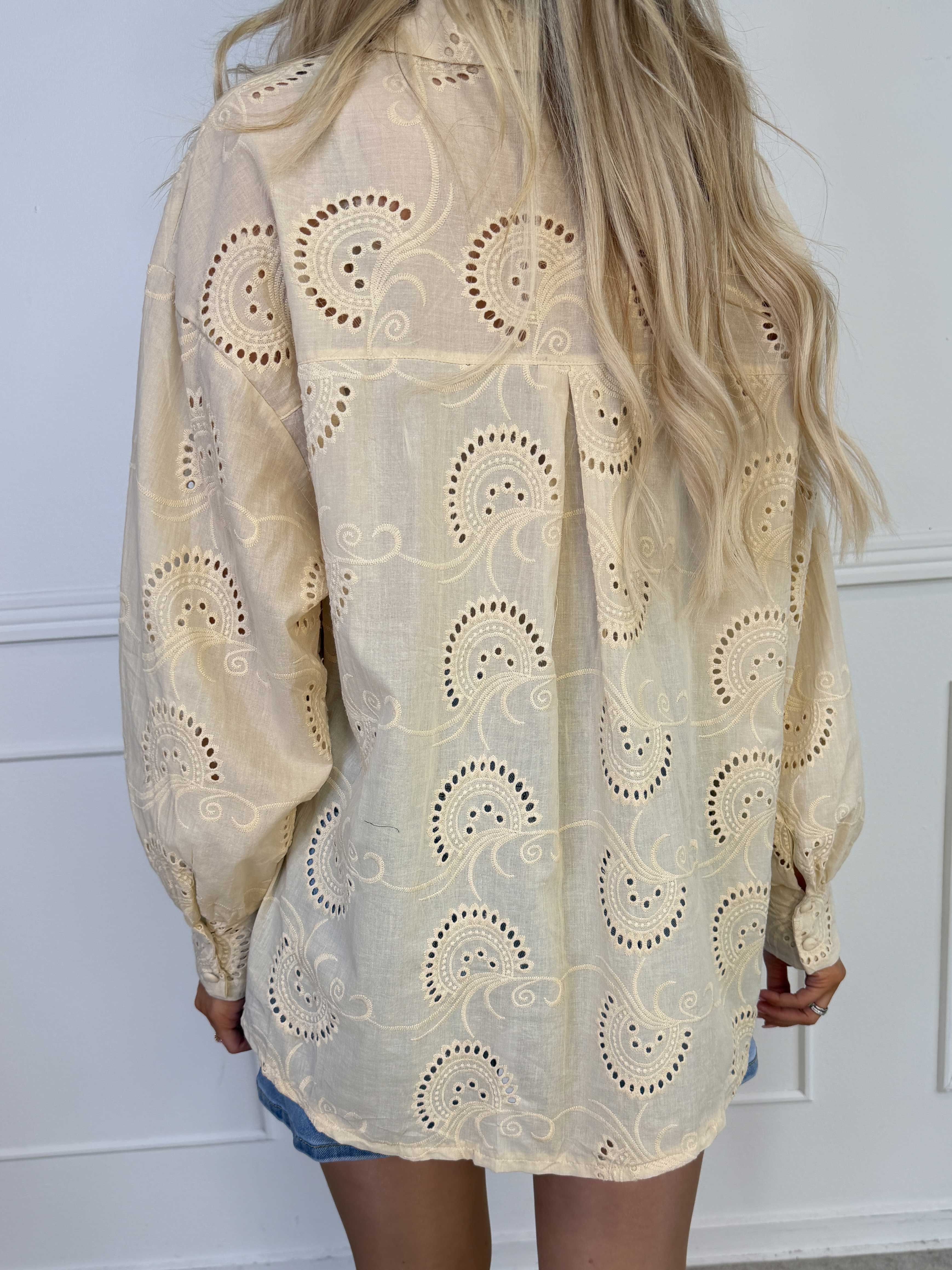 Lona Broderie - Broderie anglaise plus size skjorte i viskose